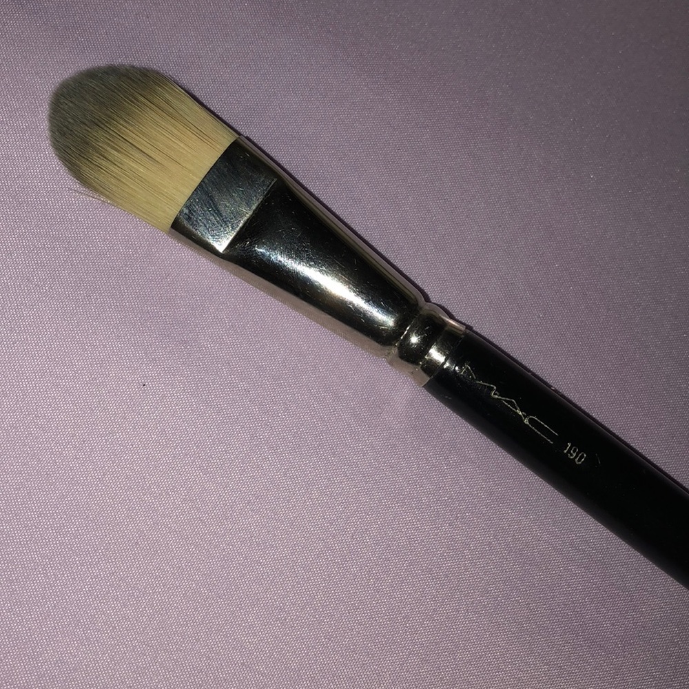 MAC 190 brush